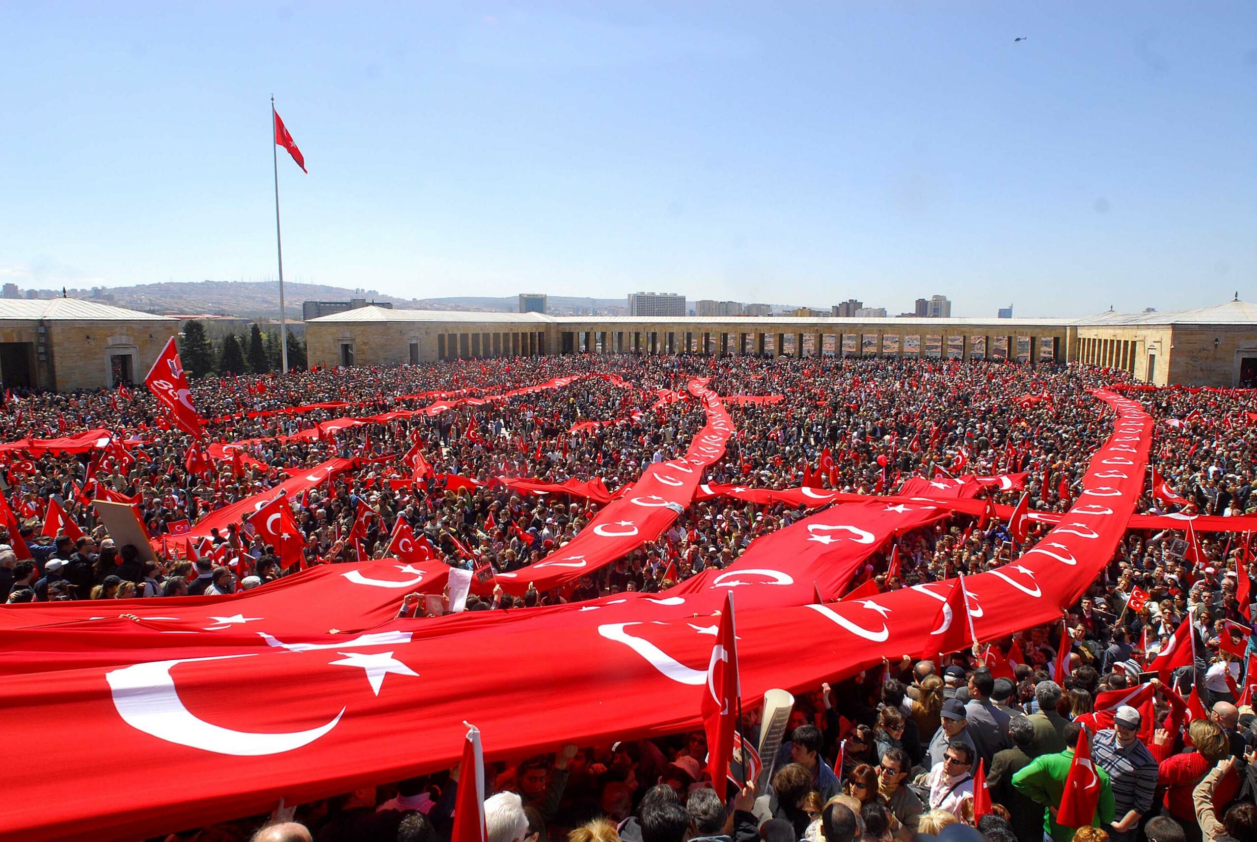 Laïcité en Turquie : drapeau avec croissant